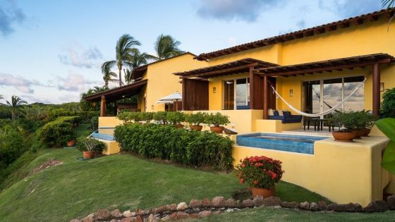 Four Seasons Private Villa for Sun and Pool Bliss