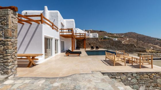Leona Greece