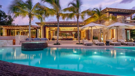 Earthy, Luxurious Kupuri Villa in Punta Mita