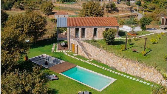 Douro Villa with Heated Pool and Valley Views