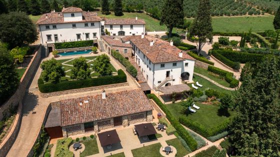 Renaissance Estate for Large Groups and Weddings in Chianti