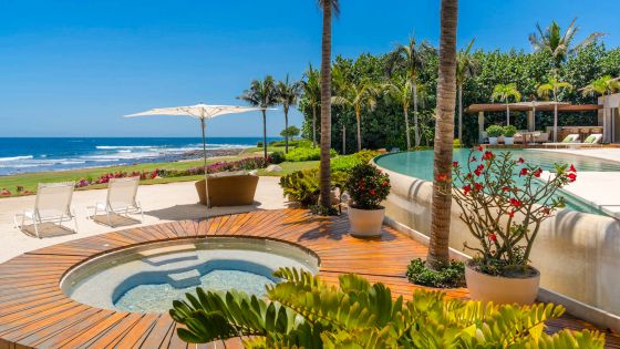 Oceanfront Villa with All the Creature Comforts